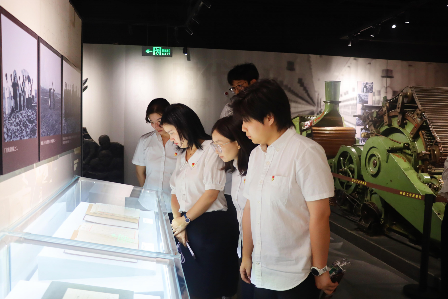 咸陽產(chǎn)投集團開展“弘揚夢桃精神 激勵擔(dān)當(dāng)作為”主題黨日活動